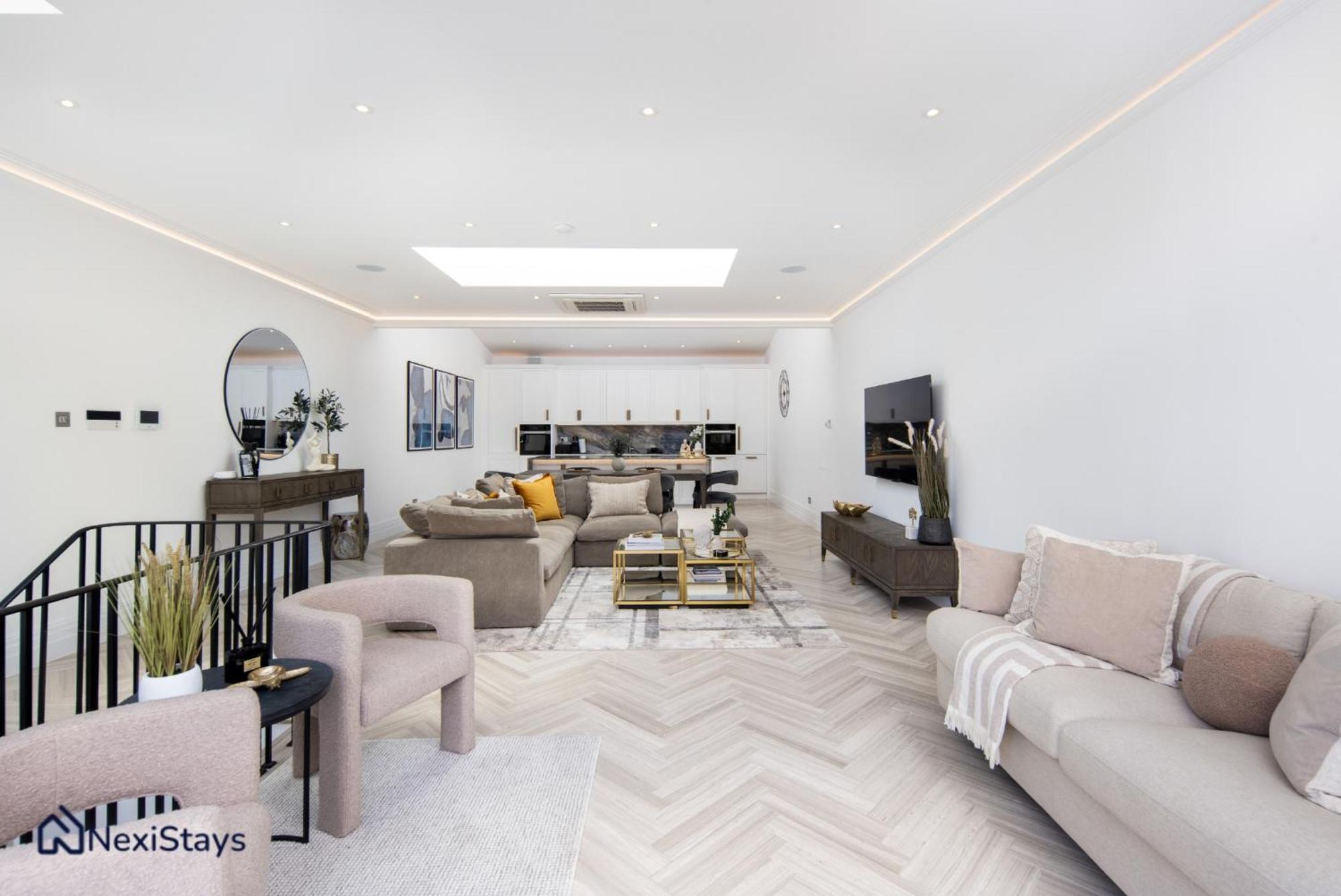 Apartment 1 Min Walk To Harrods, Knightsbridge Penthouse